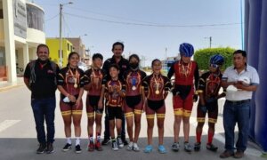 Orgullosos con las medallas ganadas en torneo de Ica.