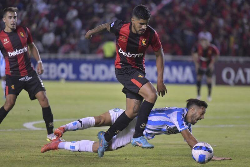 FBC Melgar vence a Racing de Argentina 3-1 y es líder del Grupo B de la Copa Sudamericana.